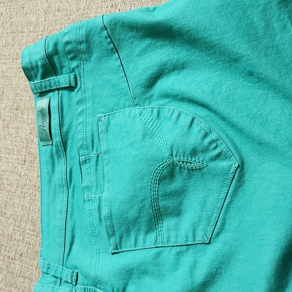 ROYALTY FOR ME Size 24W seafoam green shorts. - Picture 6 of 6